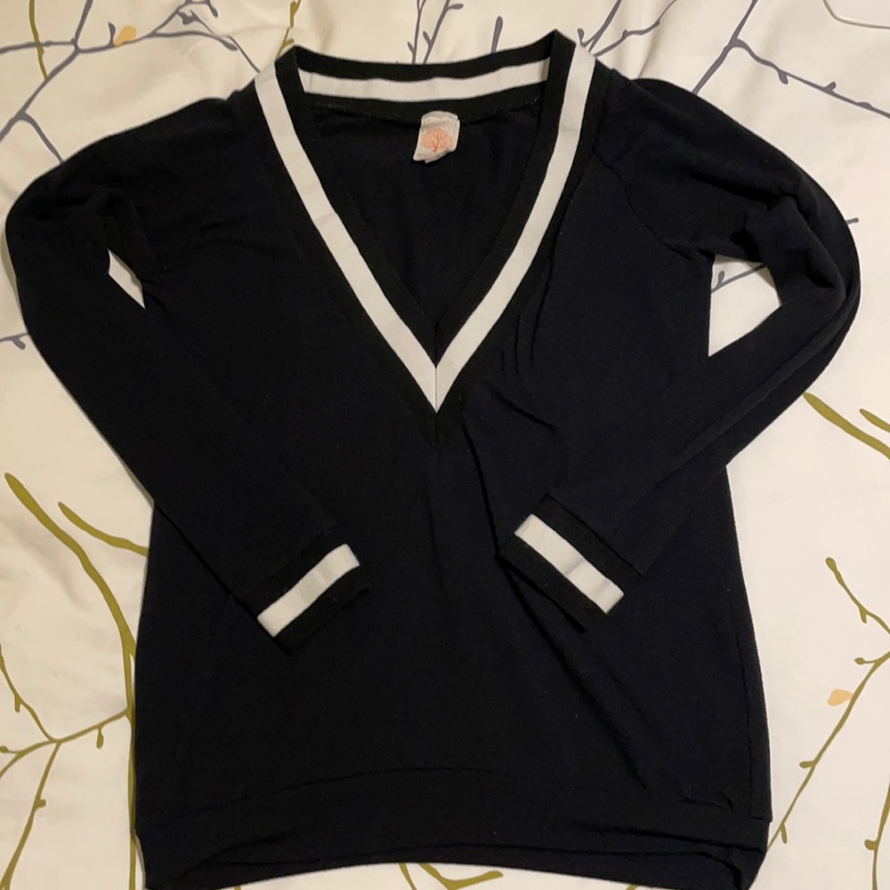 Freeloader knit V neck top small